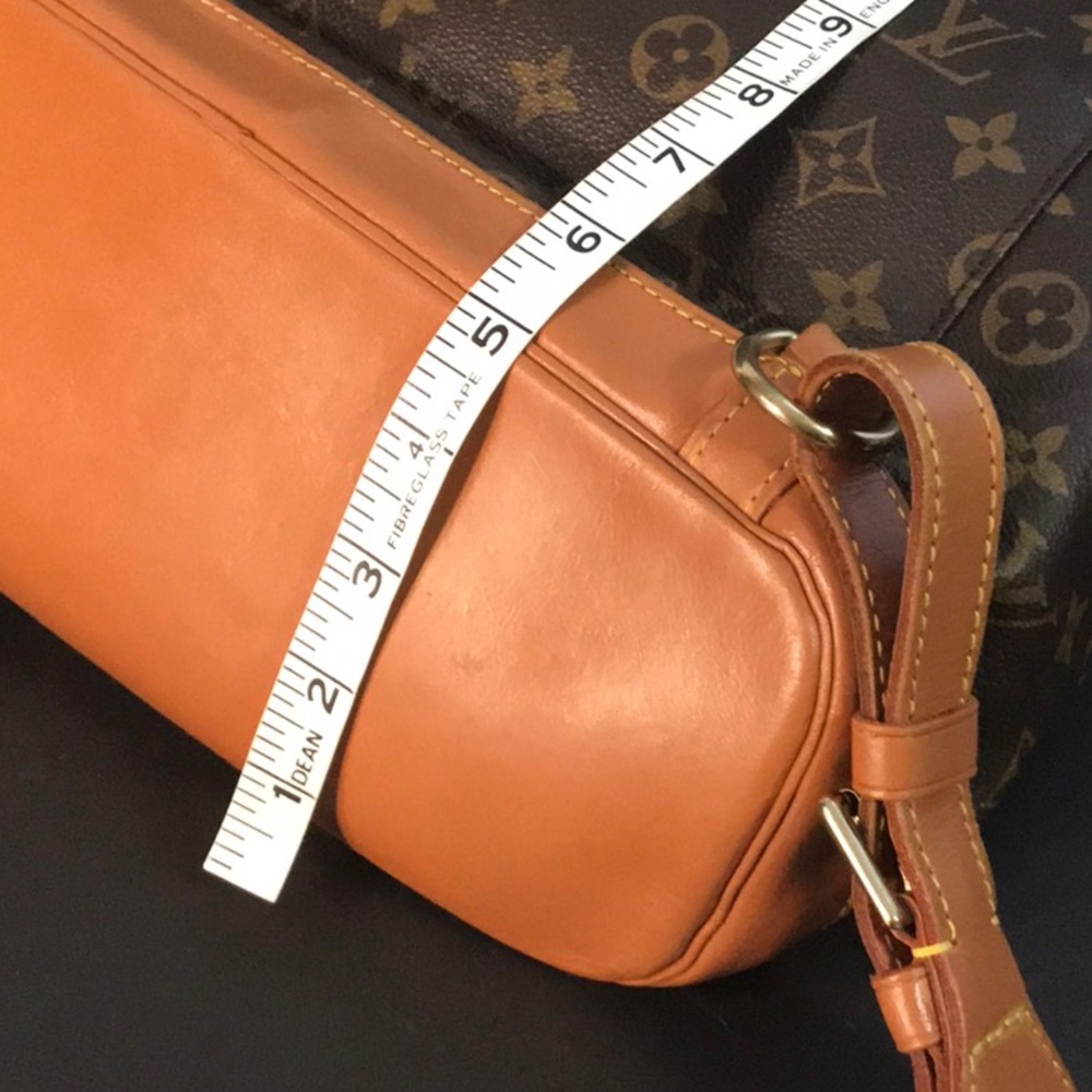 LOUIS VUITTON UNISEX BACK-PAC W/ADJUSTABLE SHOULDER STRAPS & OUTSIDE ZIP STORAGE - Picture 12 of 16